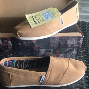 Toms